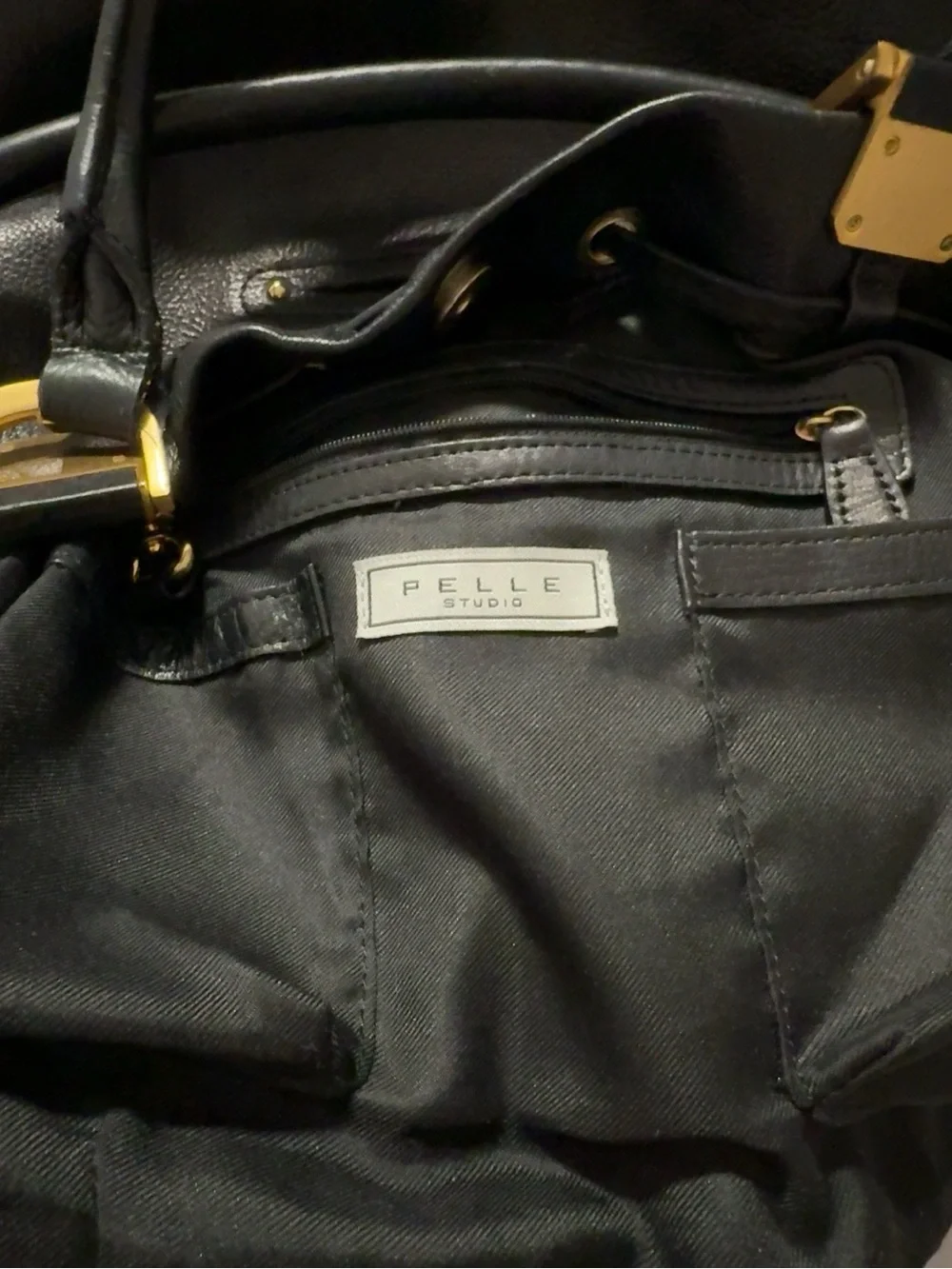 Pelle Studio classic versatile